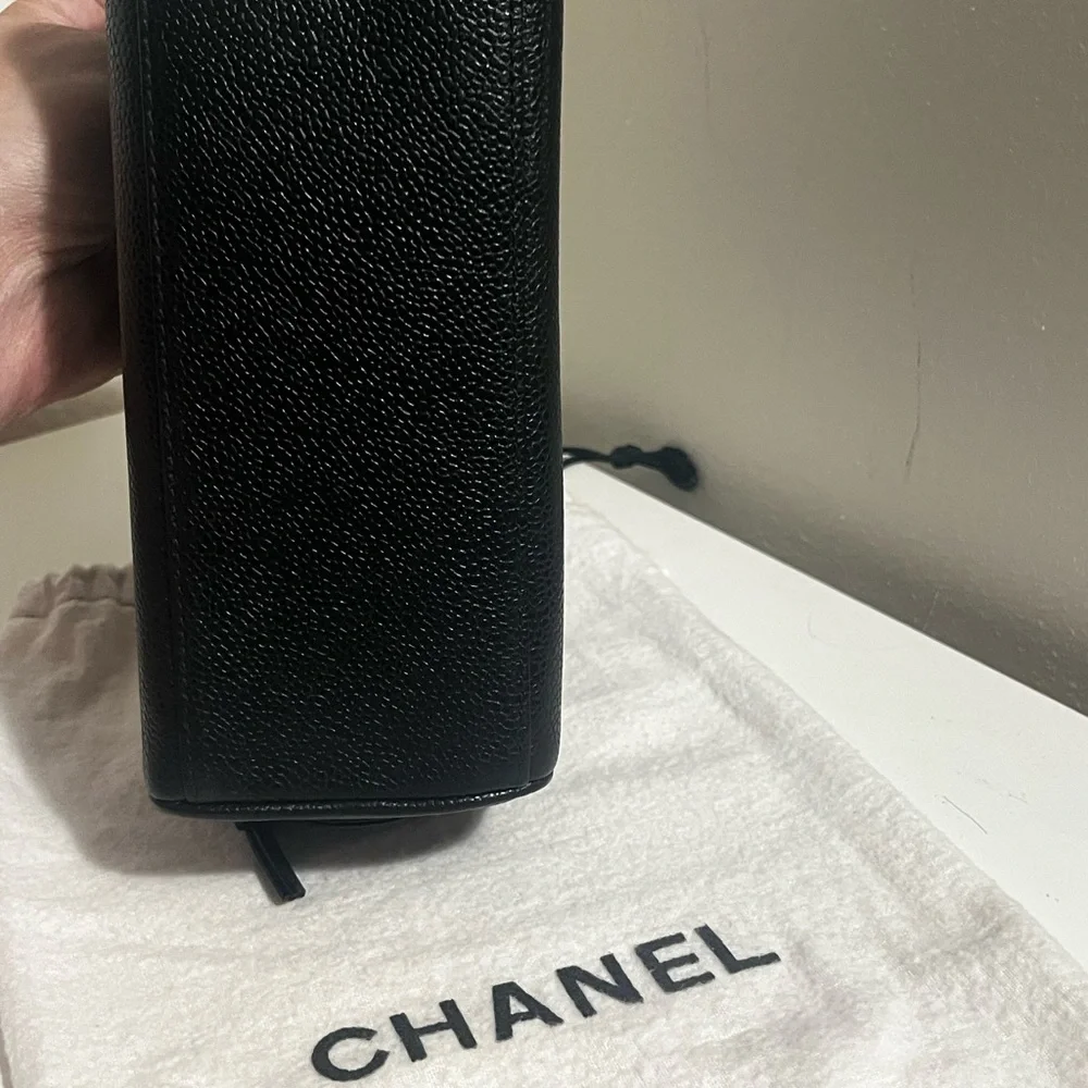 Chanel CC Timeless Dopp Cosmetic Pouch in Black Caviar Leather. Authentic - Picture 6 of 13